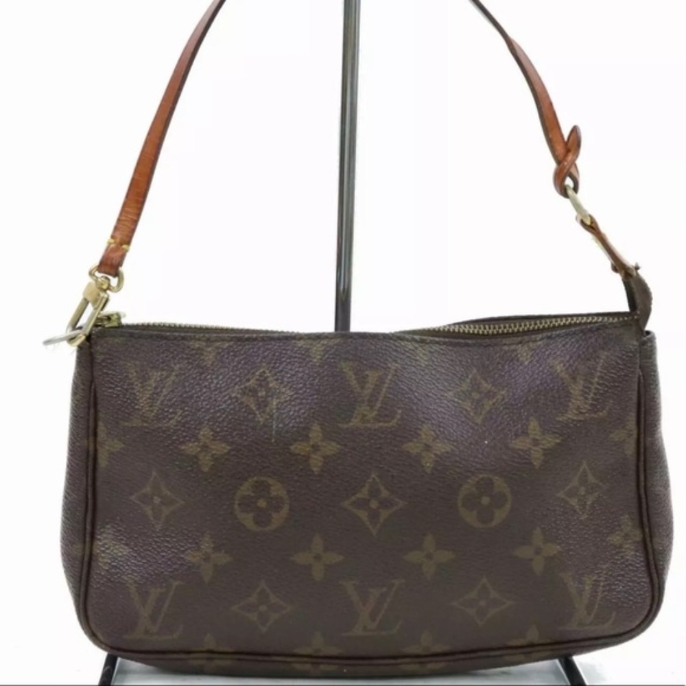 Authentic Louis Vuitton Pochette